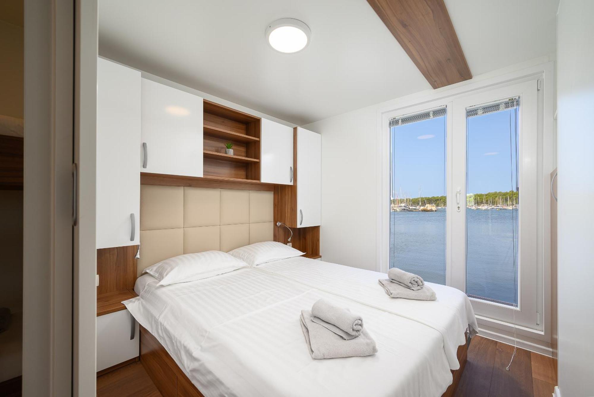 House Boat - Floating House Sofia Hotel Pula Exterior photo